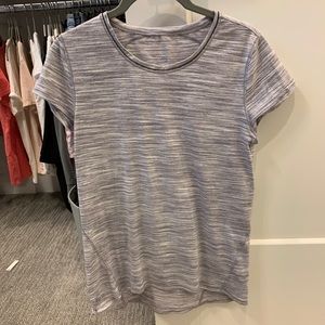 Lululemon Size 6 Short Sleeve Shirt